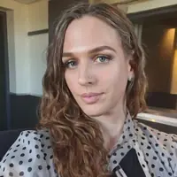 Nayla – flüsternde Blicke in Linz, sanfte Rebellion, echte Nähe